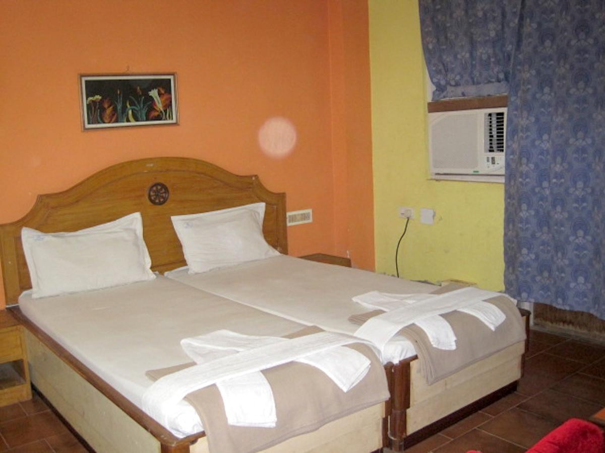Hotel Arya Palace Purí Exteriér fotografie